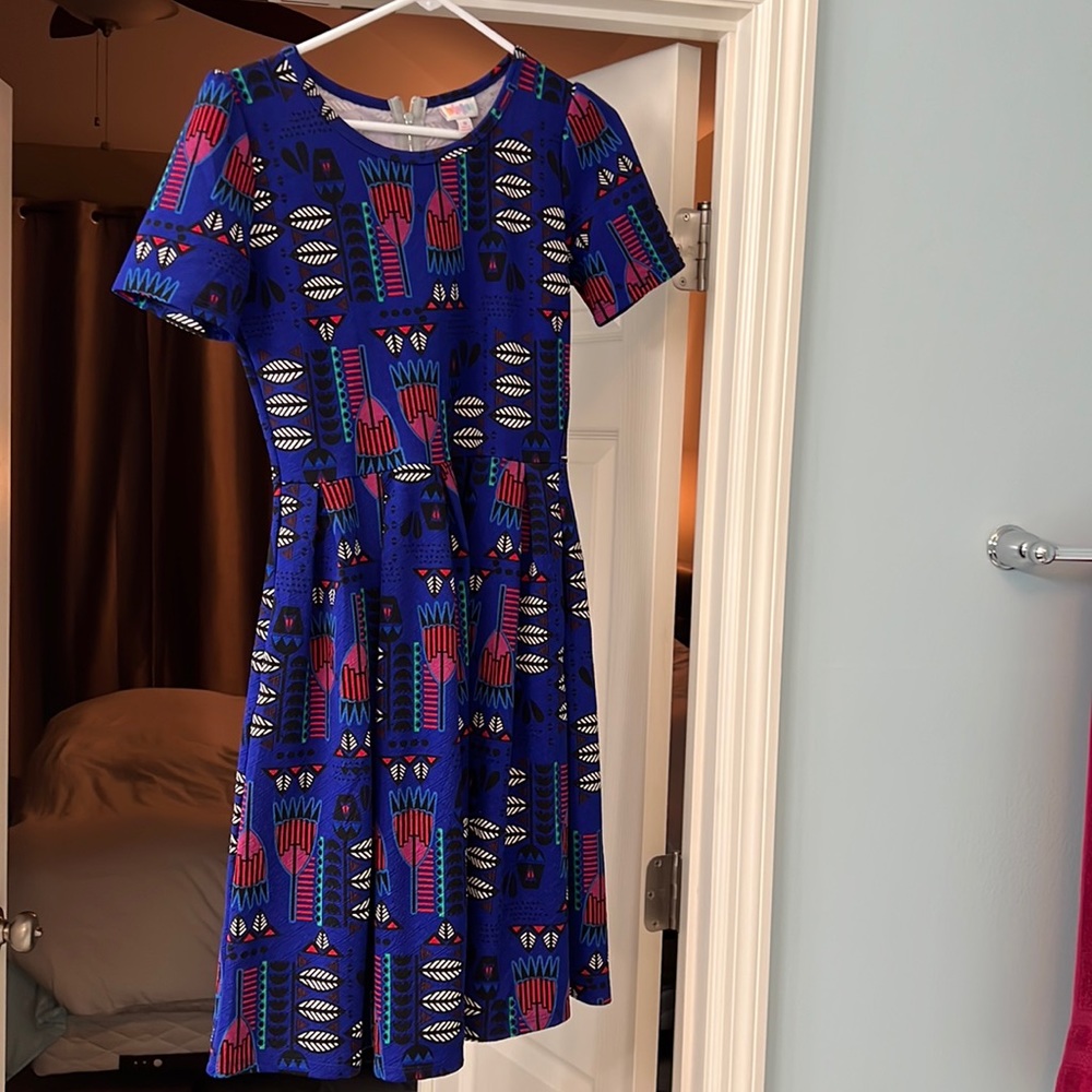 LulaRoe Amelia Medium. Beautiful Blue. Excellent Condition!